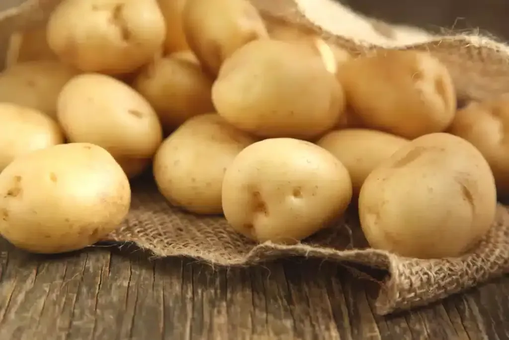 Conservare le patate più a lungo: il trucco della mela