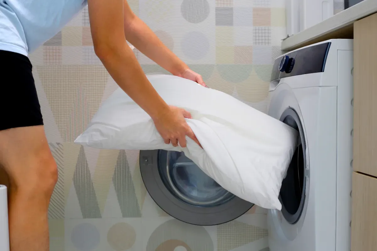 Come tenere i cuscini puliti e freschi: la guida per lavarli al meglio